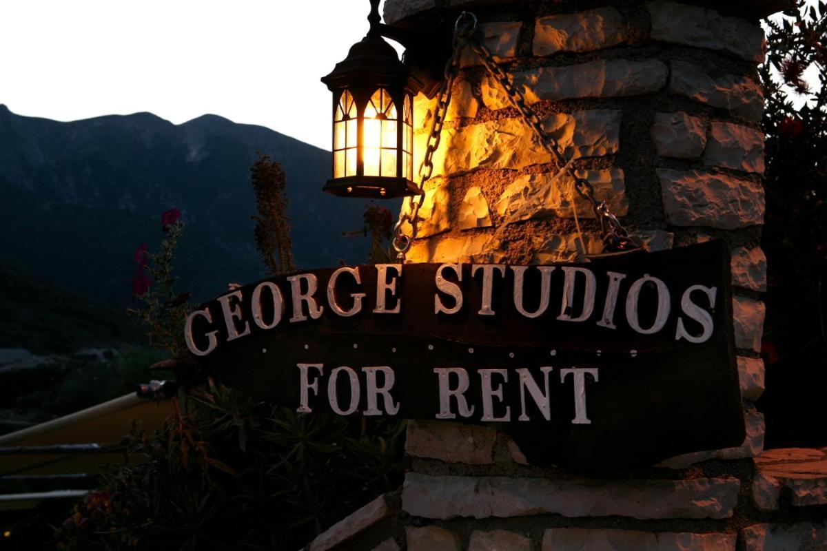 George Studios Yénion Eksteriør billede